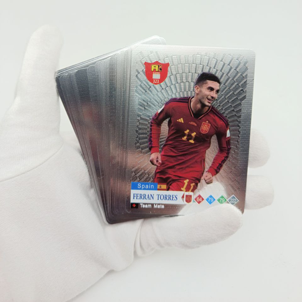 Коллекционные карточки Футбол Серебро 2026 пластиковые, 55шт в колоде 9х6,5х1,9см, 10шт в дисплее 18,5х10,5х6,5см 3126-Silver