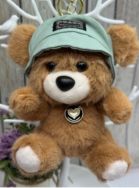 Мягкий брелок Мишка в панаме и кулоном 12 см, в ассортименте 12 штук в пакете 11х12х6 см 17049