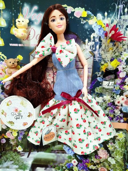 Кукла с зайчиком, в платье с цветочками и бантом, ручки и ножки шарнирные, в коробке 28х6х32,5 см 3118186